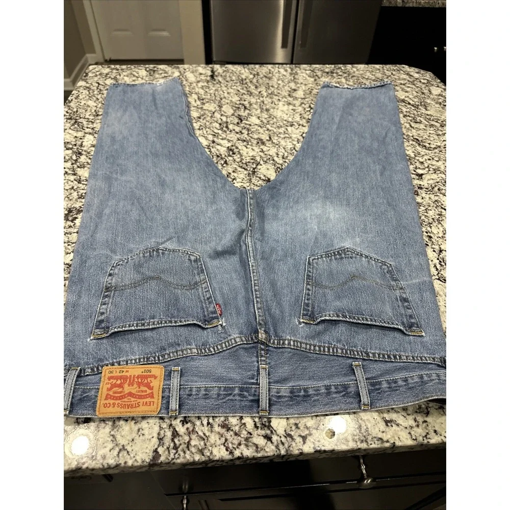 Levi's 501 Button Fly Jeans‎ Men's Size 42x30 Medium Wash Destressed